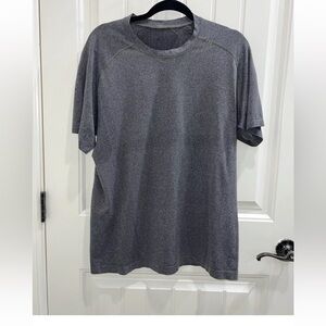 Lululemon metal vent fee men’s large
